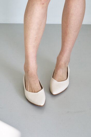 274065-24 플랫슈즈_오프화이트(1.5cm)