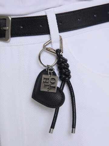 TWIST HEART KEYRING_BLACK