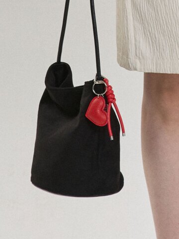 TWIST HEART KEYRING_RED