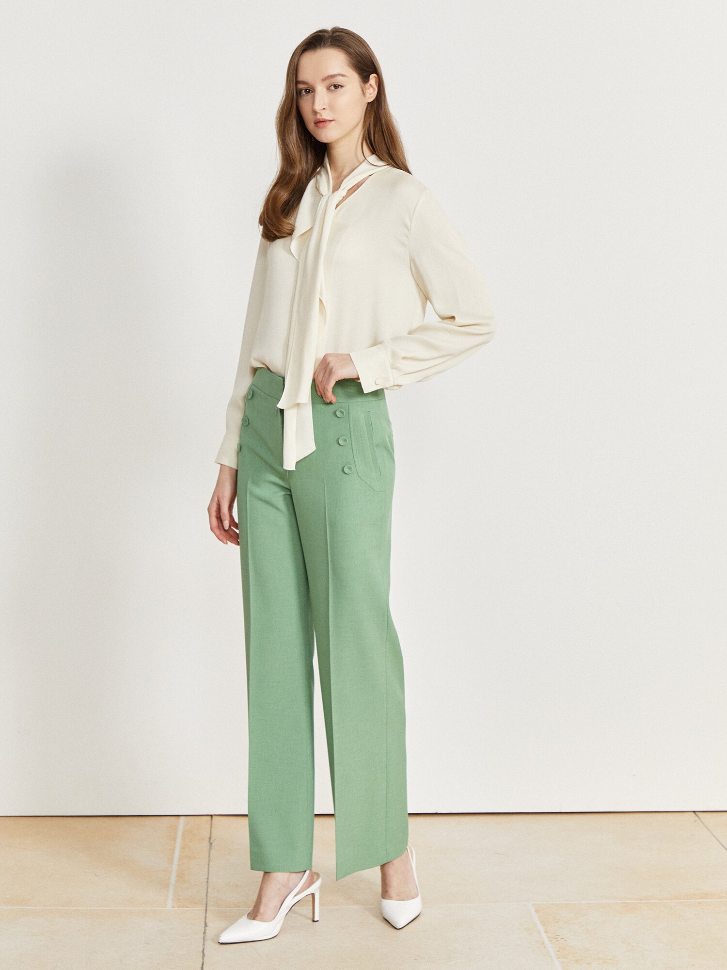 버튼 장식 슬림 부츠컷 팬츠 (GREEN)