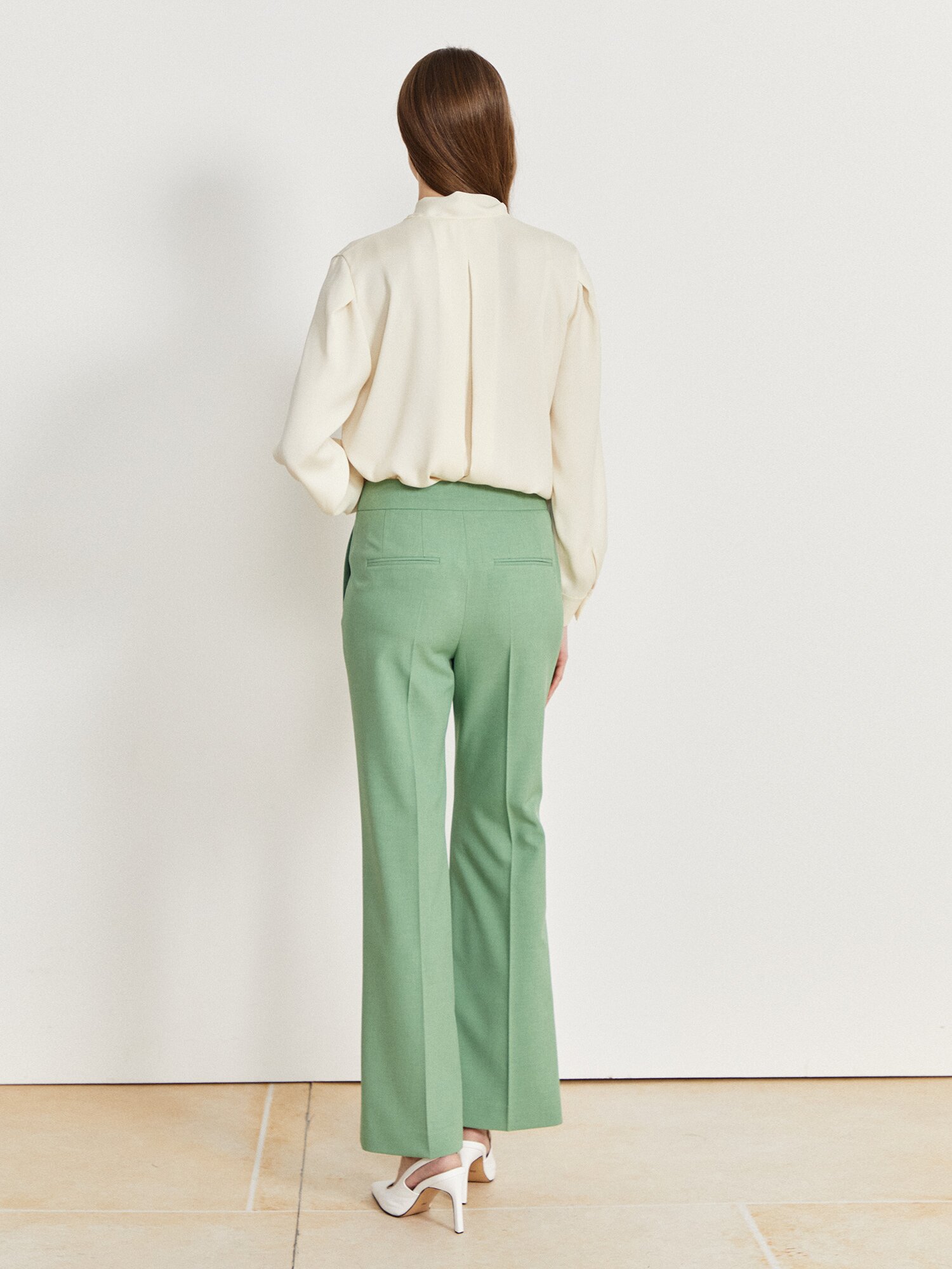버튼 장식 슬림 부츠컷 팬츠 (GREEN)