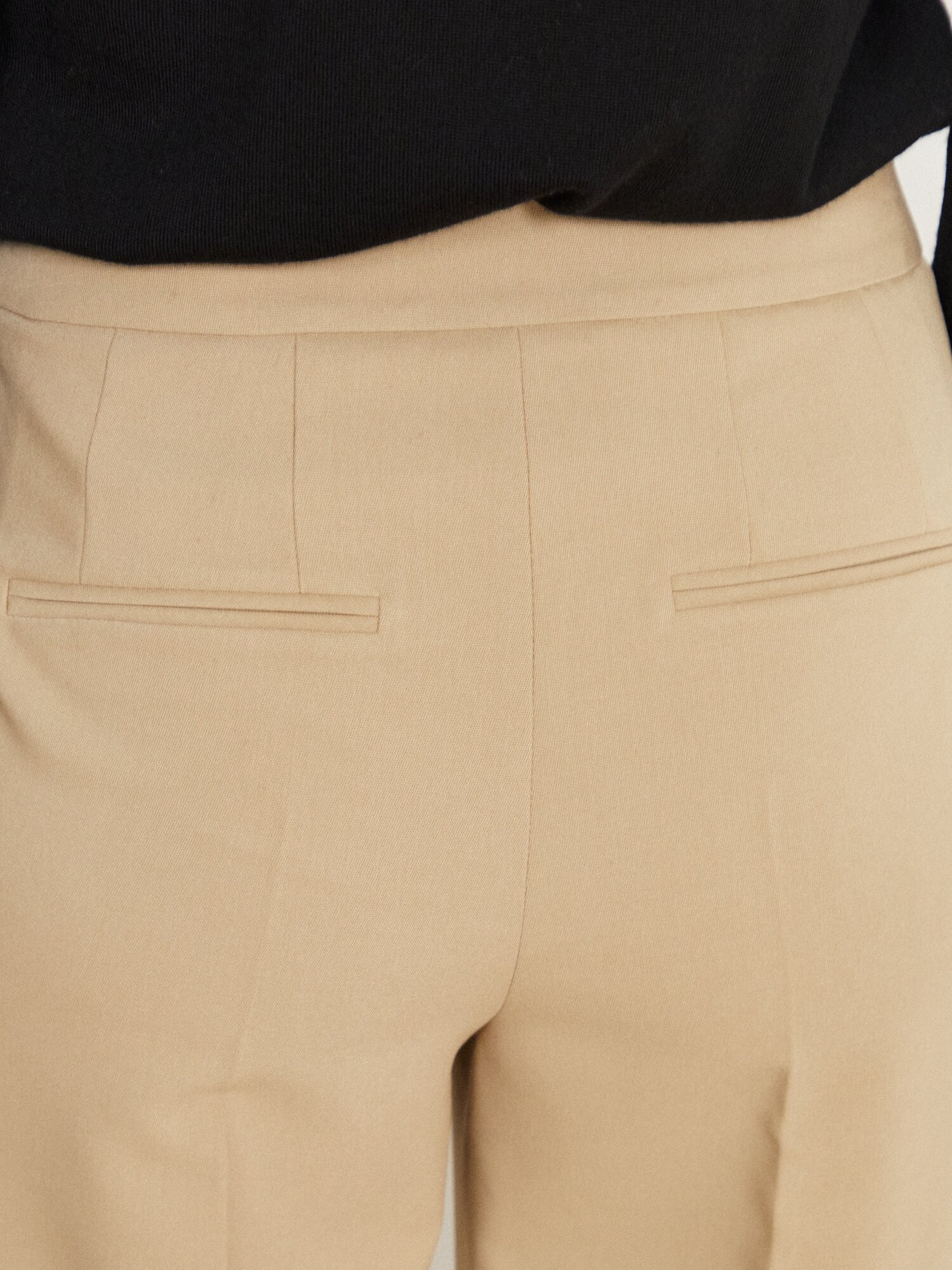 버튼 장식 슬림 부츠컷 팬츠 (BEIGE)