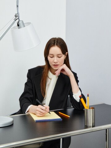 사이드 디테일 칼라 블레이저 