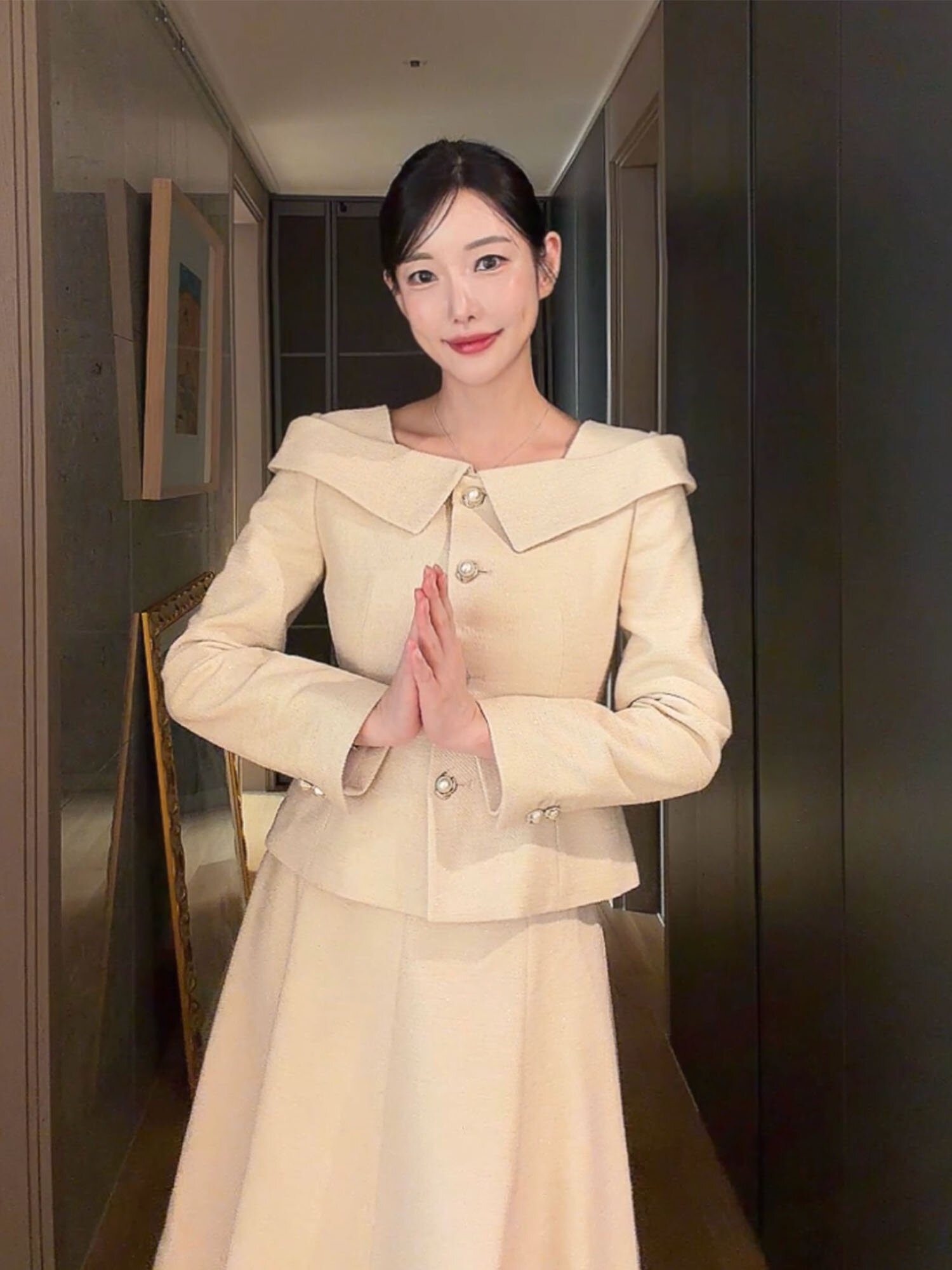 그레이스 펄 오프숄더 재킷 (PALE BEIGE)