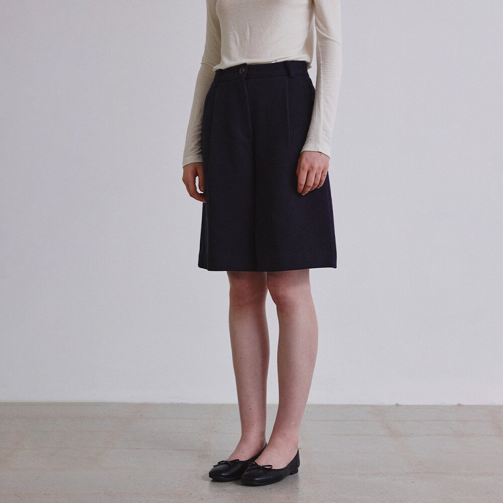 Woolen twill bermuda pants (D/NAVY)