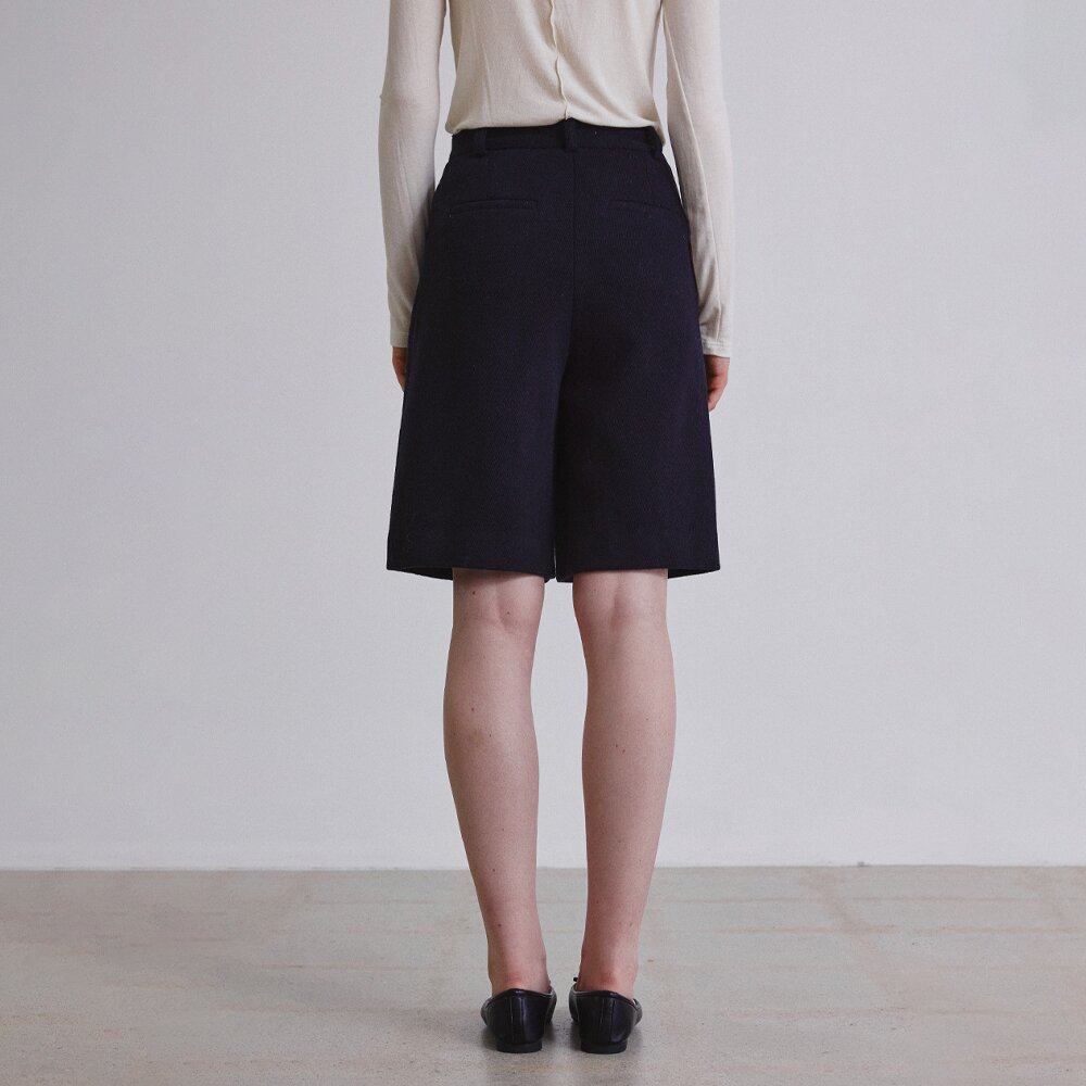 Woolen twill bermuda pants (D/NAVY)