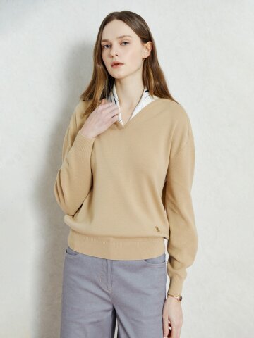 에센셜 브이넥 풀오버 니트 