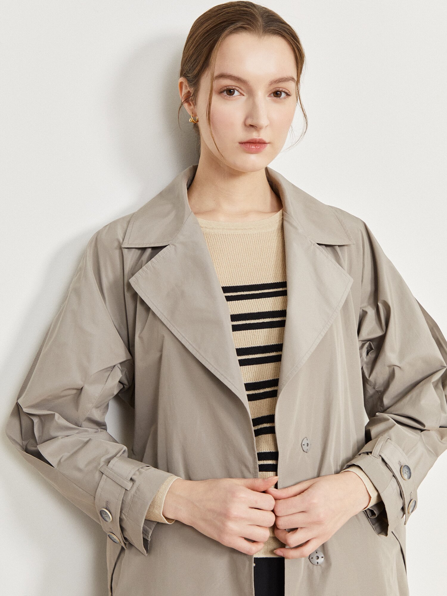 슬리브 포인트 A라인 트렌치 코트 (LIGHT GREY)