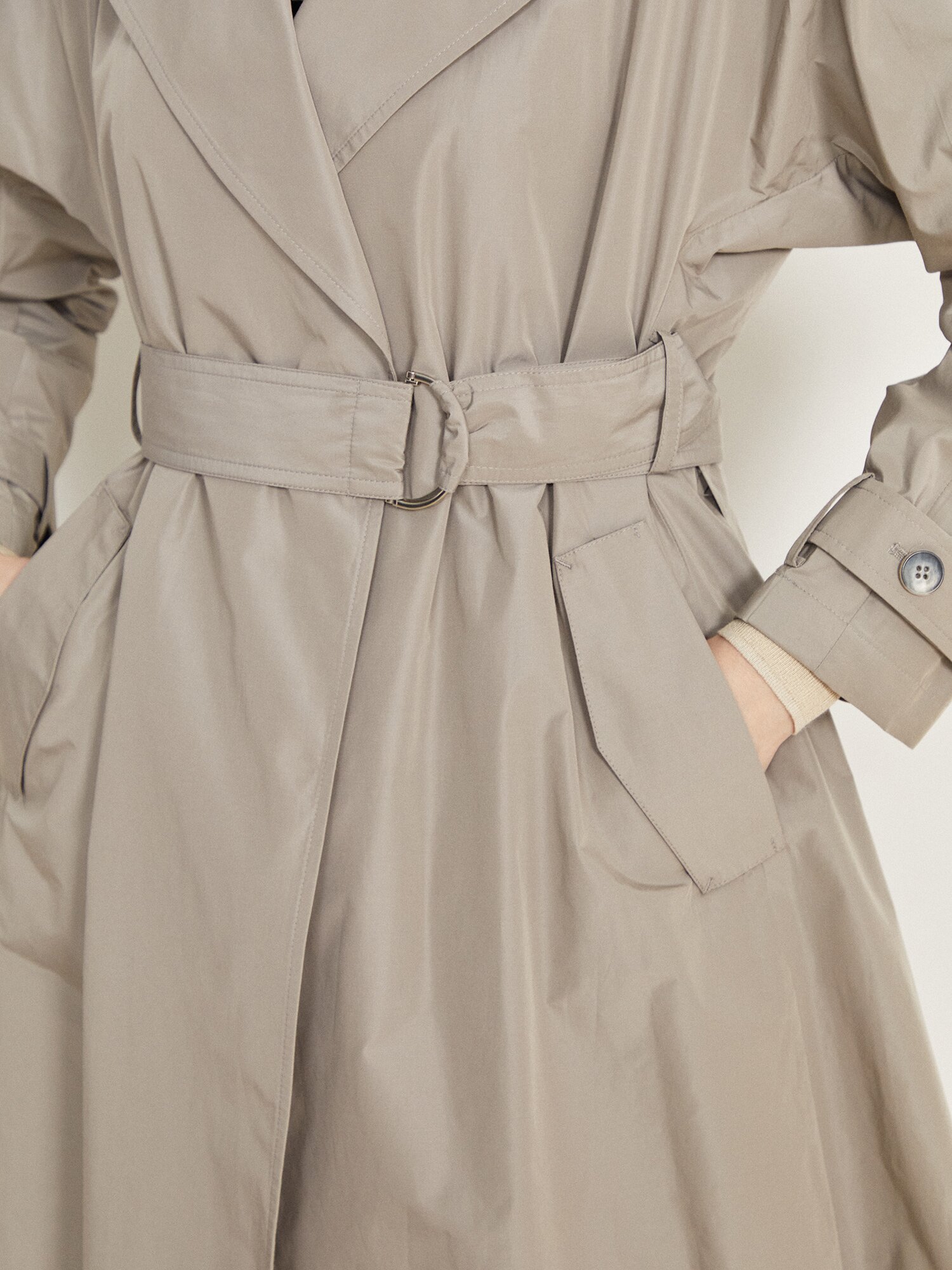 슬리브 포인트 A라인 트렌치 코트 (LIGHT GREY)