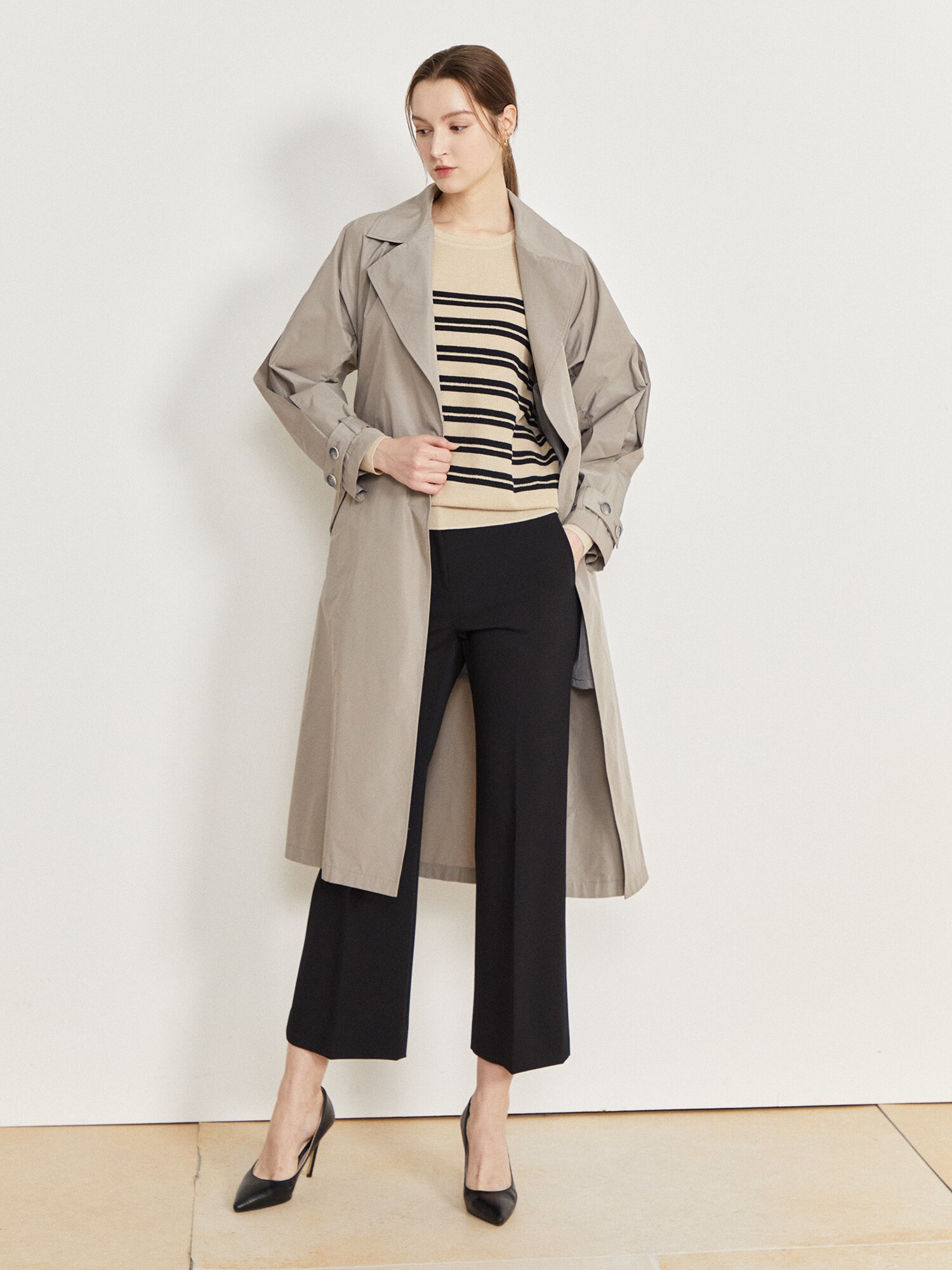 슬리브 포인트 A라인 트렌치 코트 (LIGHT GREY)