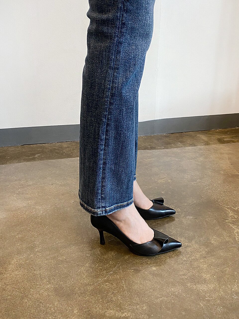피오렌 프릴 펌프스_Black 6/7/8/9cm ODR219165