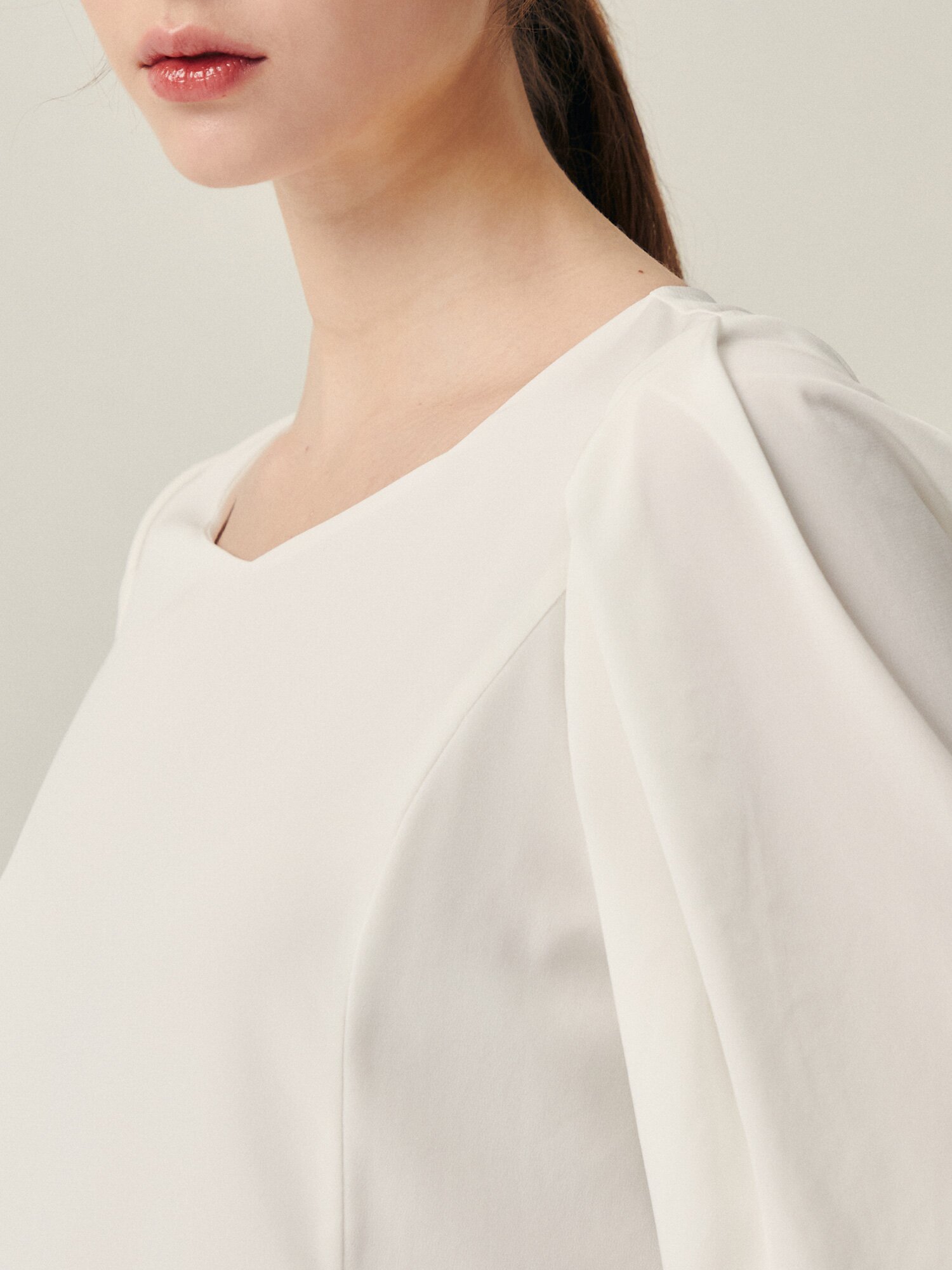 소프트 실루엣 블라우스 (IVORY)