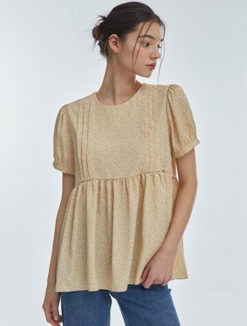 Any Short-Sleeve Blouse [Beige]