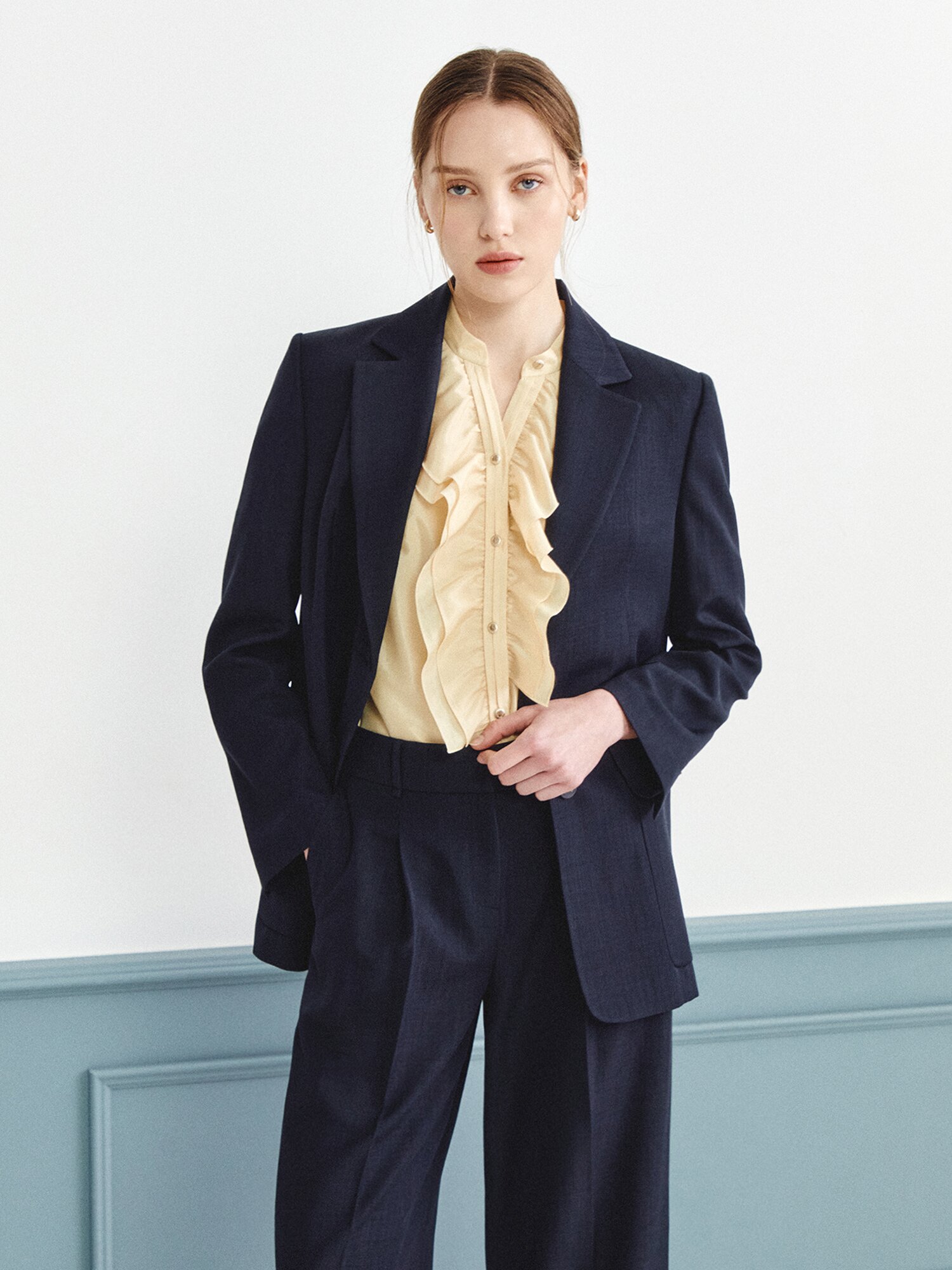 프릴 레이어 슬릿넥 블라우스 (LIGHT YELLOW)