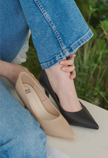 베이직 포인티드 펌프스 HA2501