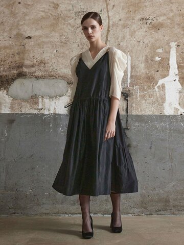 엠블럼 체인 드로우스트링 드레스_Y15YOL011