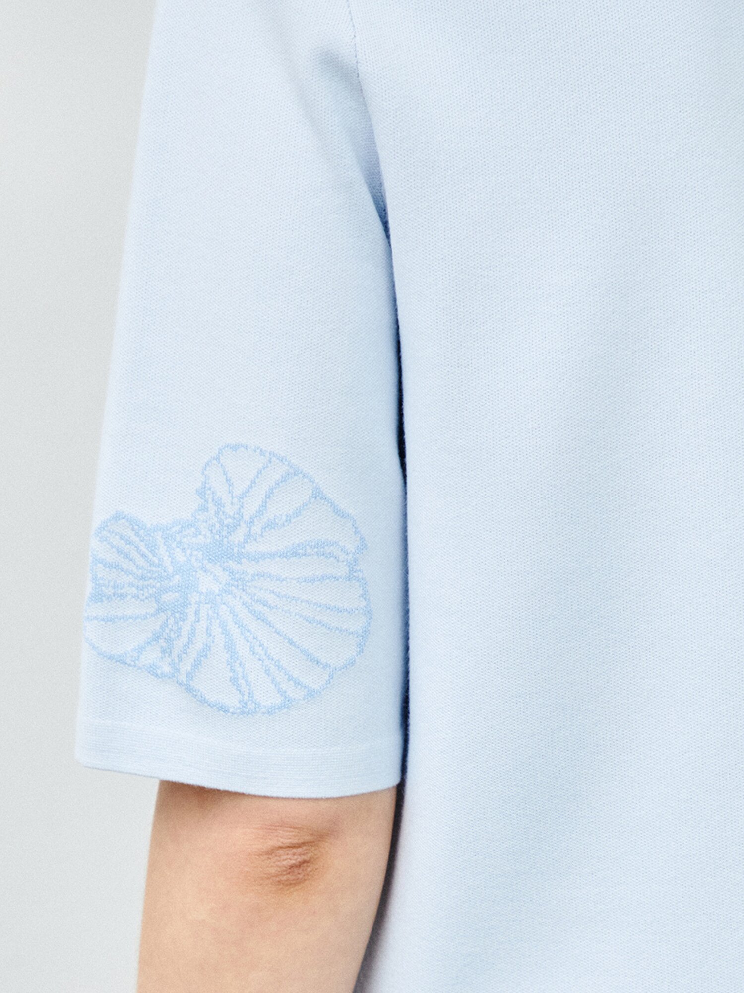 로맨틱 플라워 티셔츠 (LIGHT BLUE)
