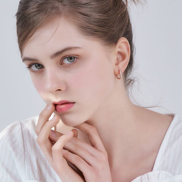 14K GF 라운드 스톤 귀걸이 ELGPEE570