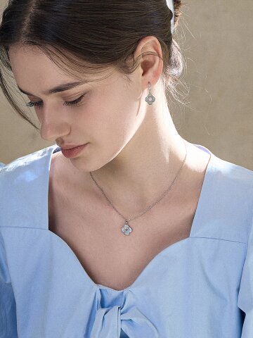 플라워 클러뷰  목걸이 STJ-NB1664