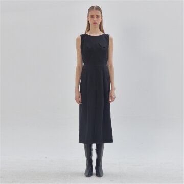 [라이] LIE 포켓 디테일 슬리브리스 원피스 블랙