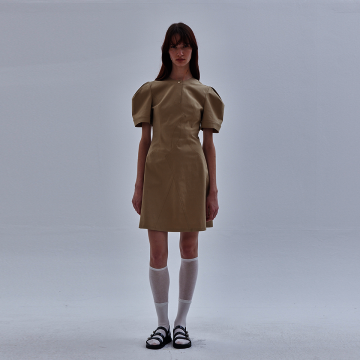 [라이] LIE 펌킨 숄 미디 원피스 베이지