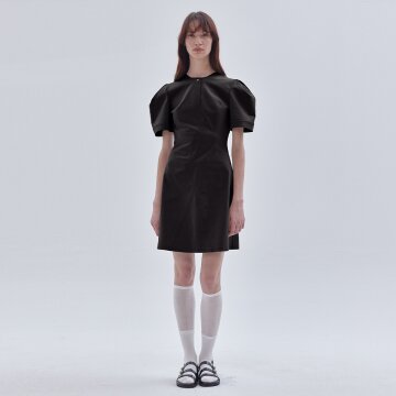 [라이] LIE 펌킨 숄 미디 원피스 블랙