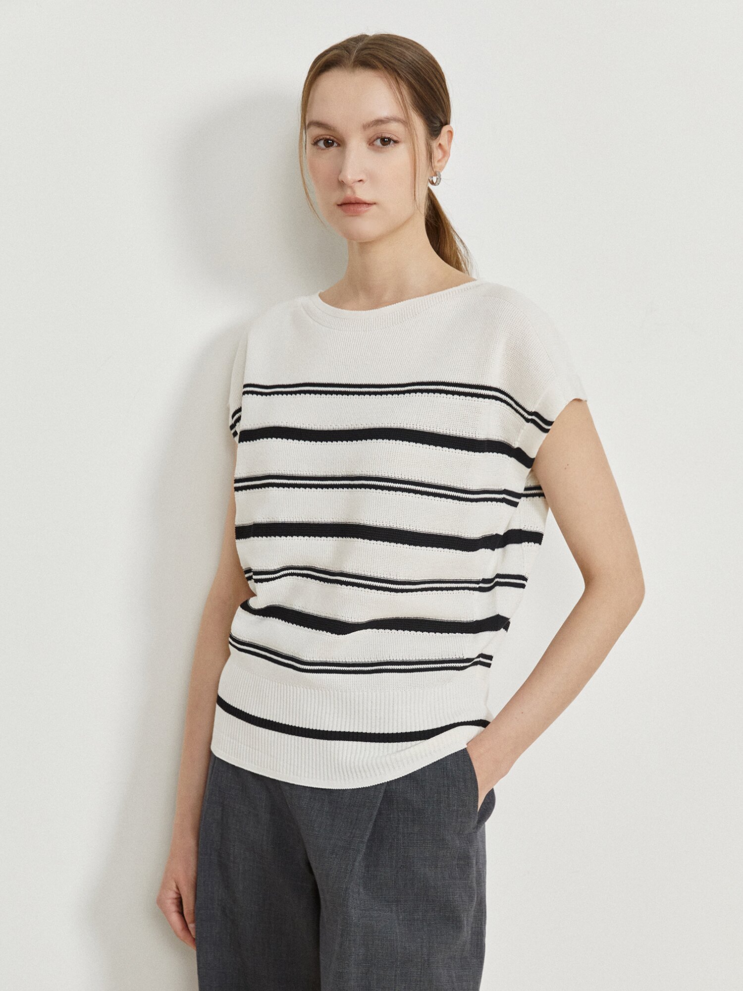 스트라이프 홀가먼트 풀오버 니트 (STRIPE BLACK)