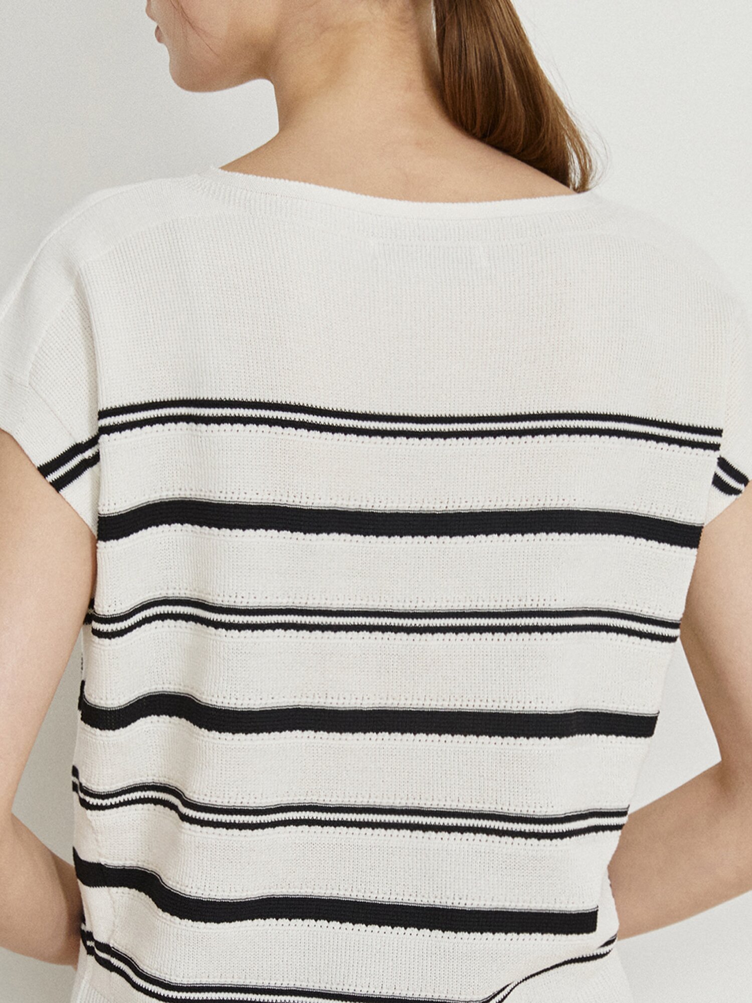 스트라이프 홀가먼트 풀오버 니트 (STRIPE BLACK)