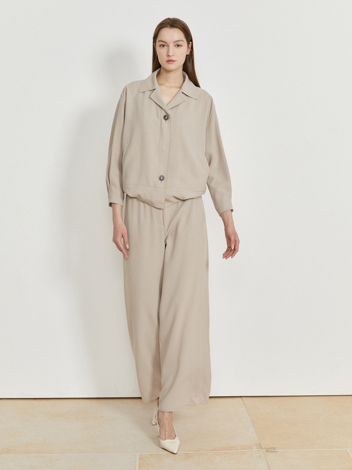 루즈핏 밴딩 오픈 칼라 재킷 (BEIGE)