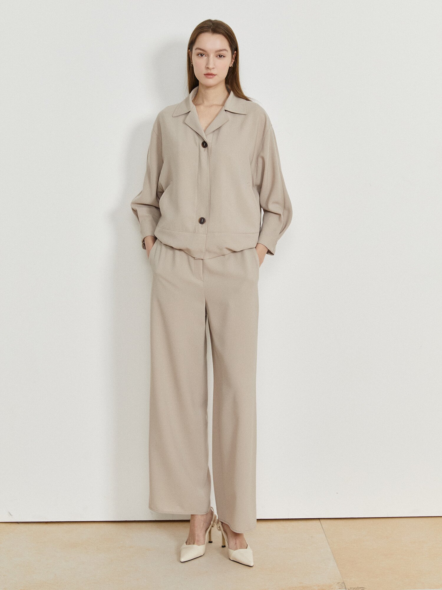 루즈핏 밴딩 오픈 칼라 재킷 (BEIGE)