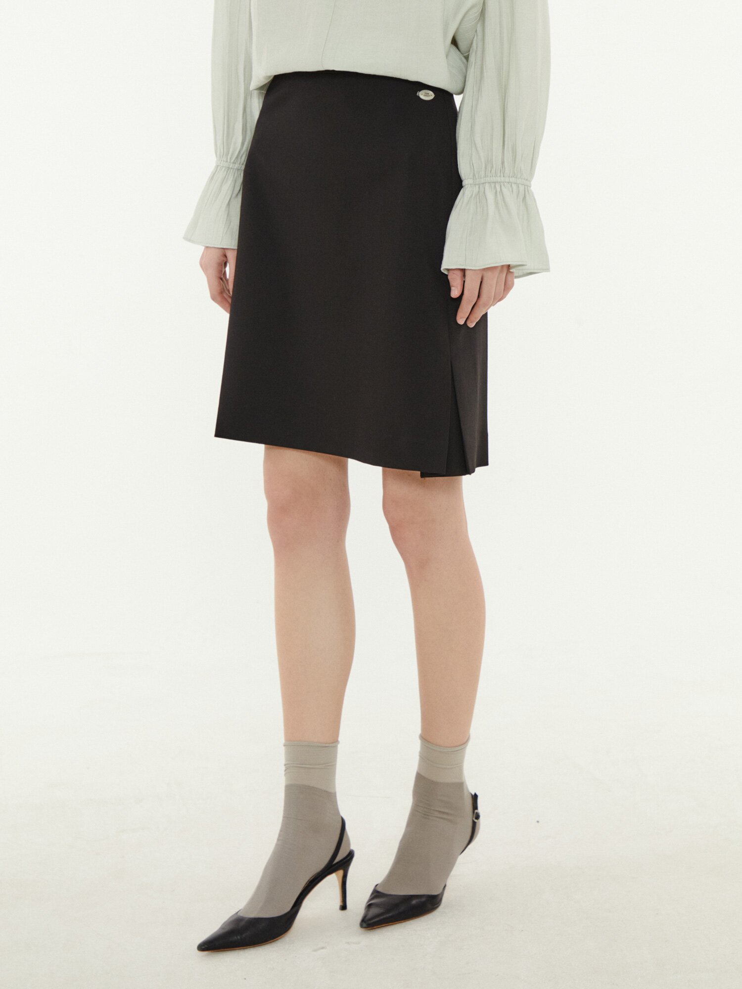 사이드 플리츠 A라인 스커트 (BLACK)