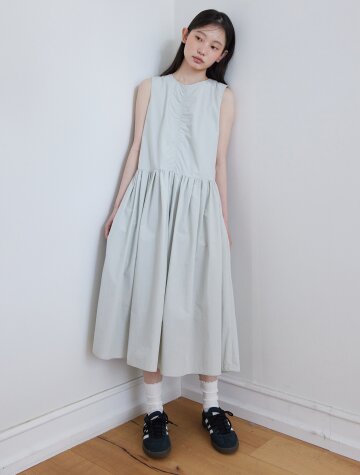 Pleated sleeveless one-piece_MINT GREY