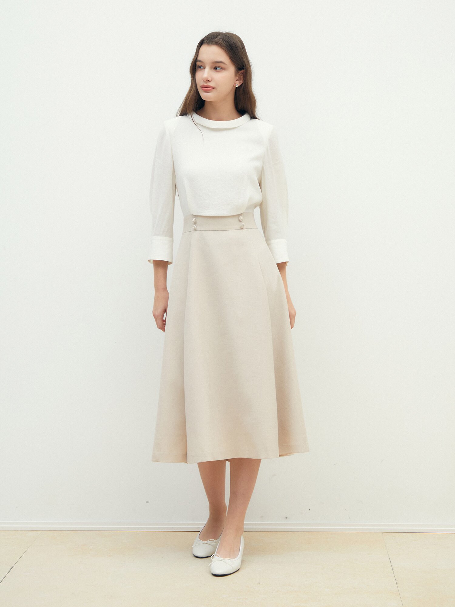 배색 백 스트랩 플레어 원피스 (BEIGE)