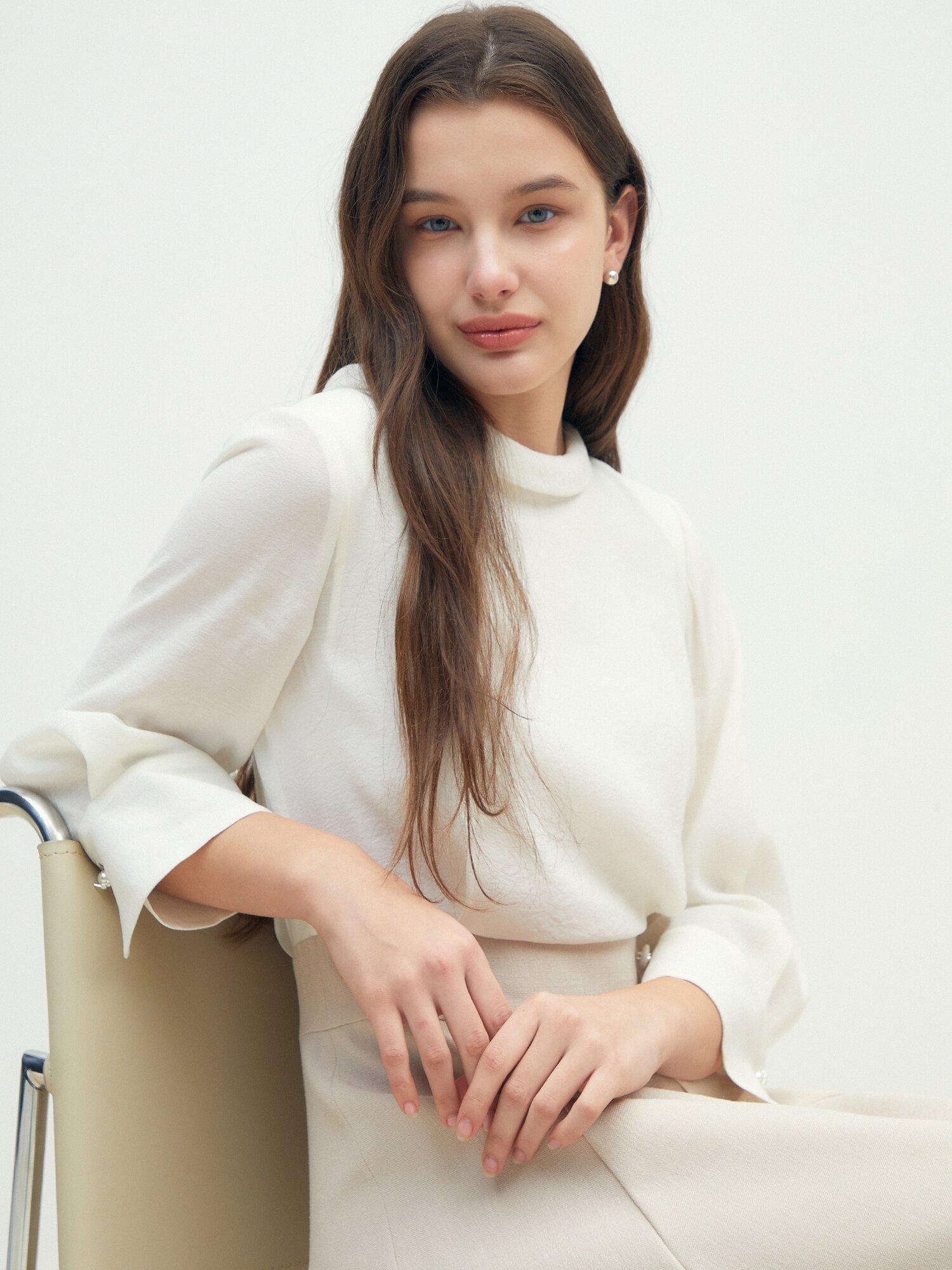 배색 백 스트랩 플레어 원피스 (BEIGE)