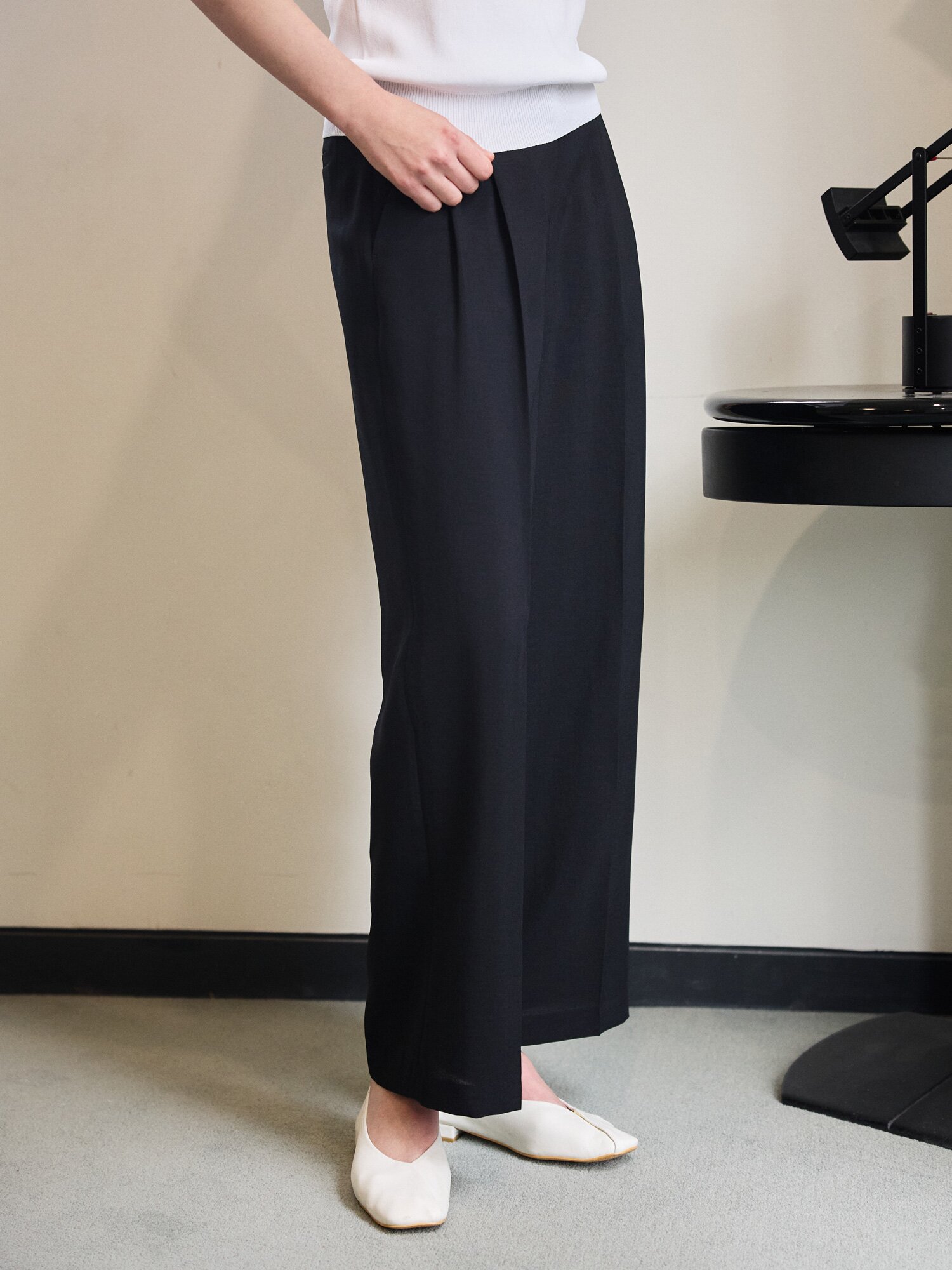 투턱 백 밴딩 세미 와이드 팬츠 (BLACK)