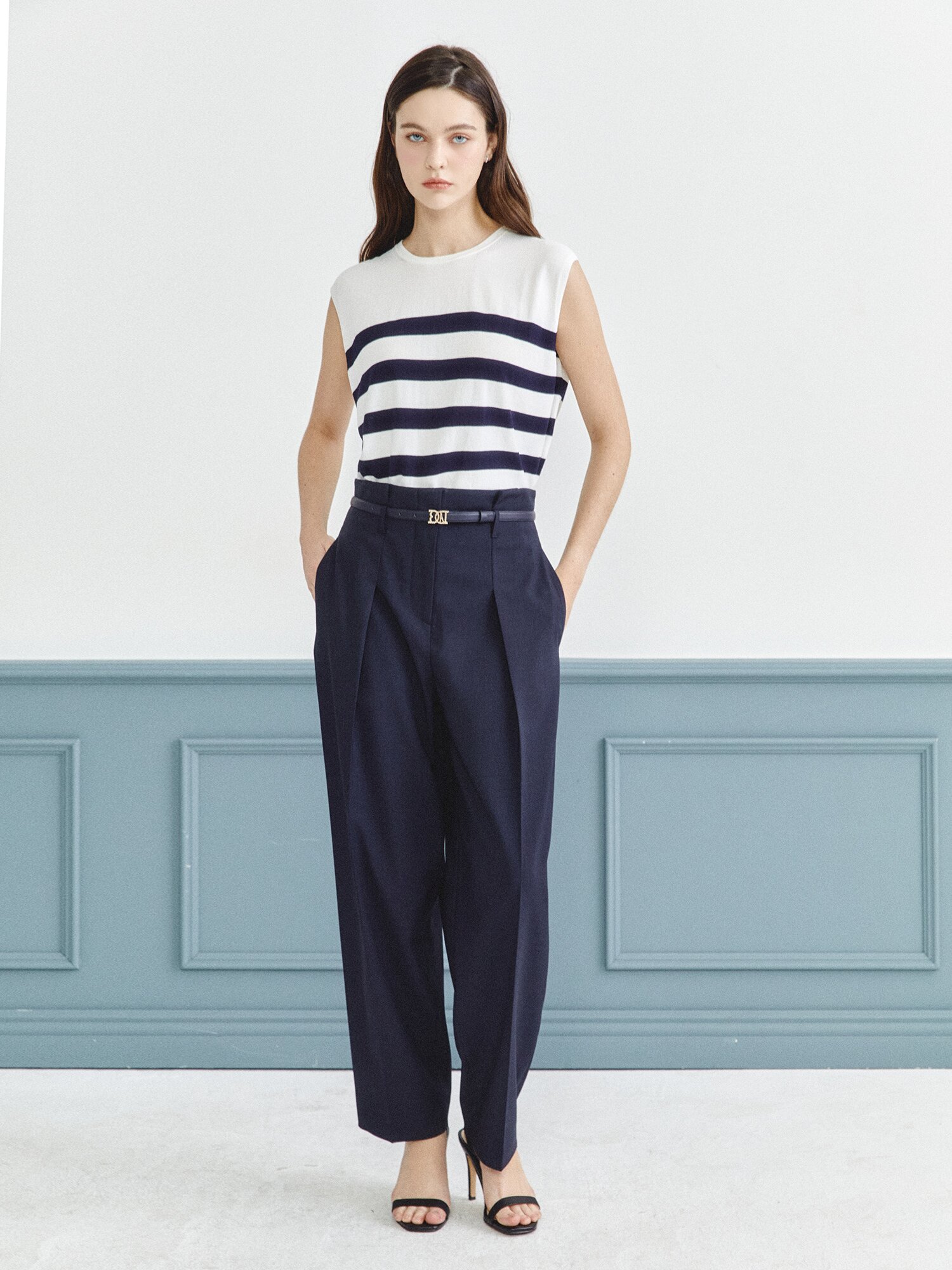 벨티드 원턱 테이퍼드 팬츠 (NAVY)