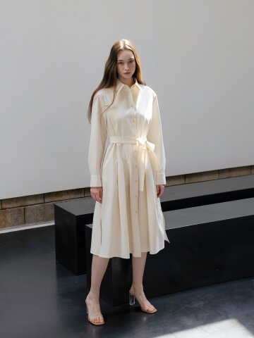 아이보리 턱 플리츠 셔츠드레스
