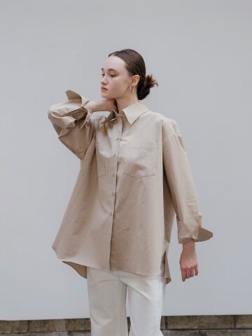 로 엣지 카라 베이지 셔츠
