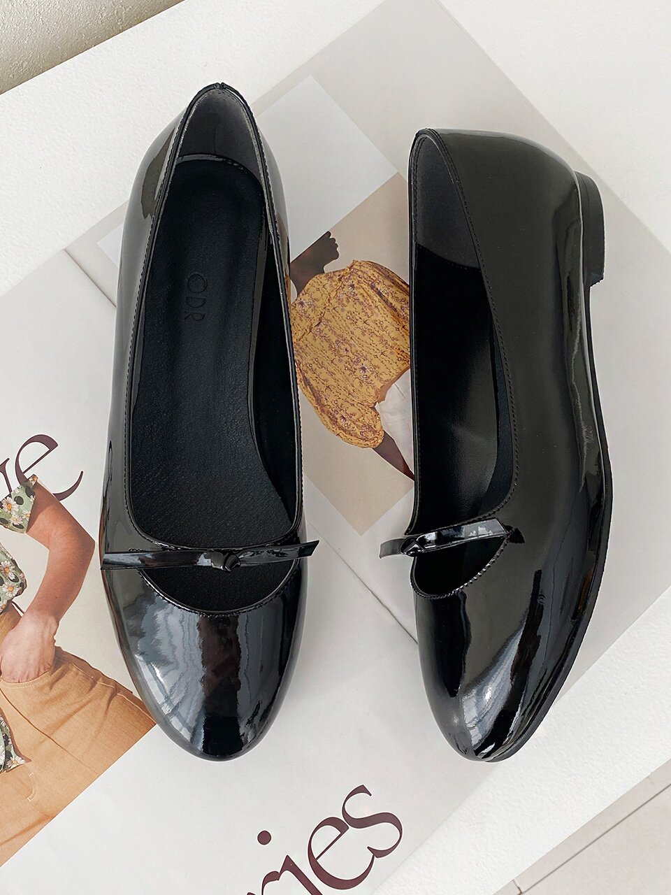 모네뜨 리본 플랫슈즈_Black 1cm ODRD24037