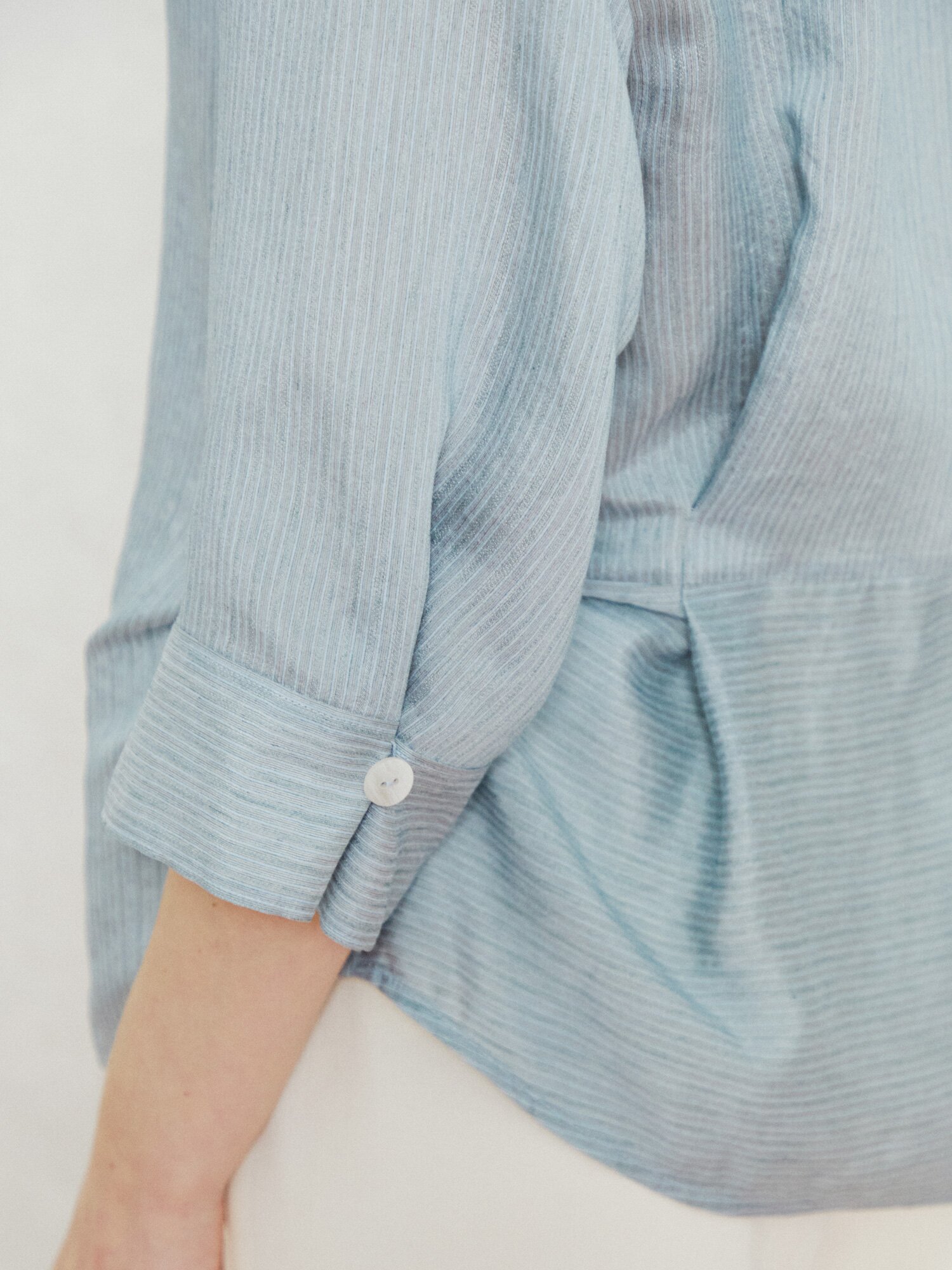 스프링 시어서커 블루 블라우스 (STRIPE BLUE GREEN)