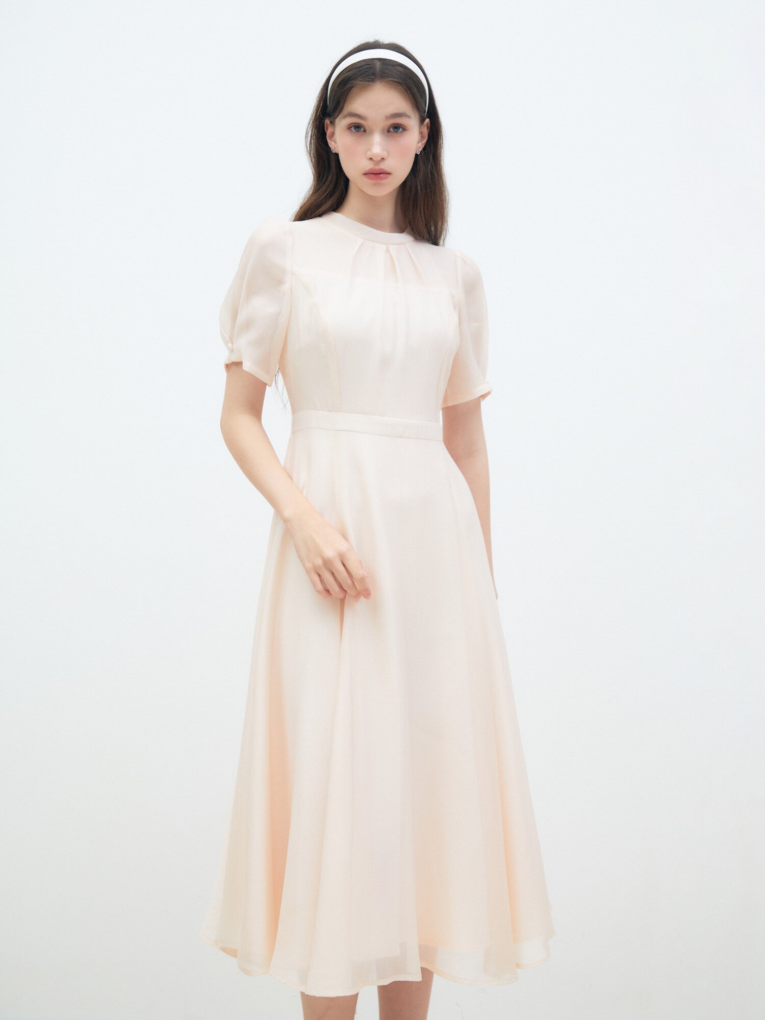 백 리본 퍼프 플레어 원피스 (LIGHT BEIGE)