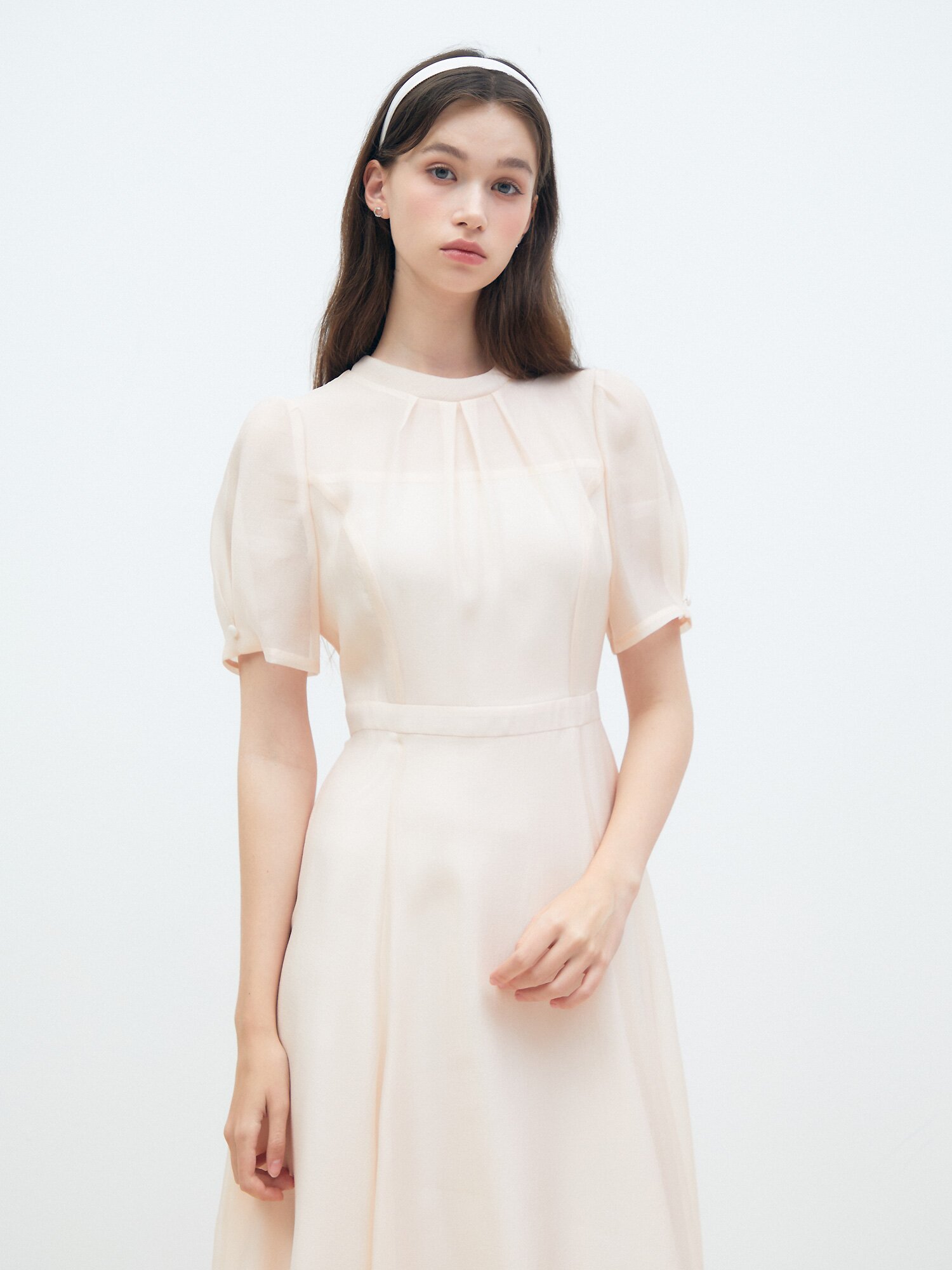 백 리본 퍼프 플레어 원피스 (LIGHT BEIGE)