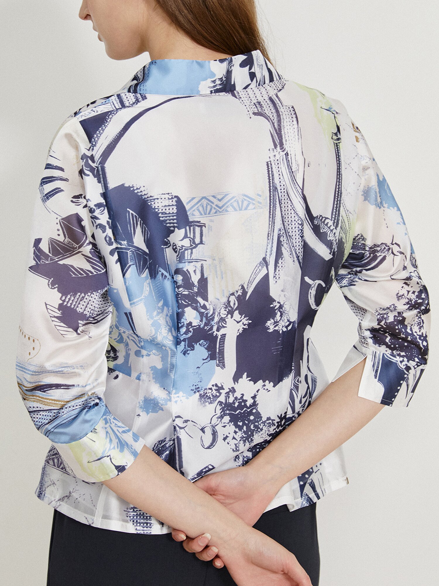 오픈 칼라 페플럼 블라우스 (PRINT NAVY)
