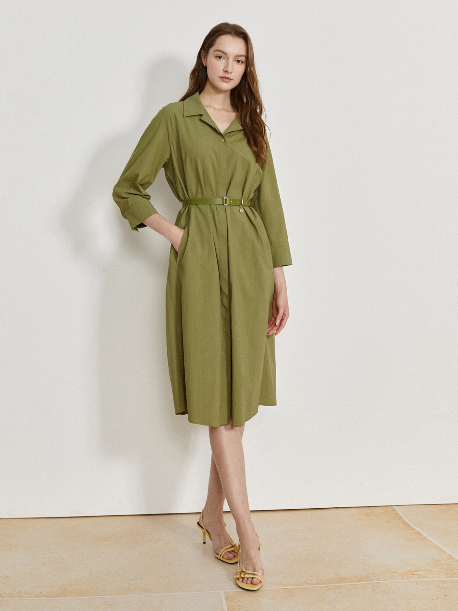 백 플리츠 오픈 칼라 셔츠 원피스 (OLIVE)