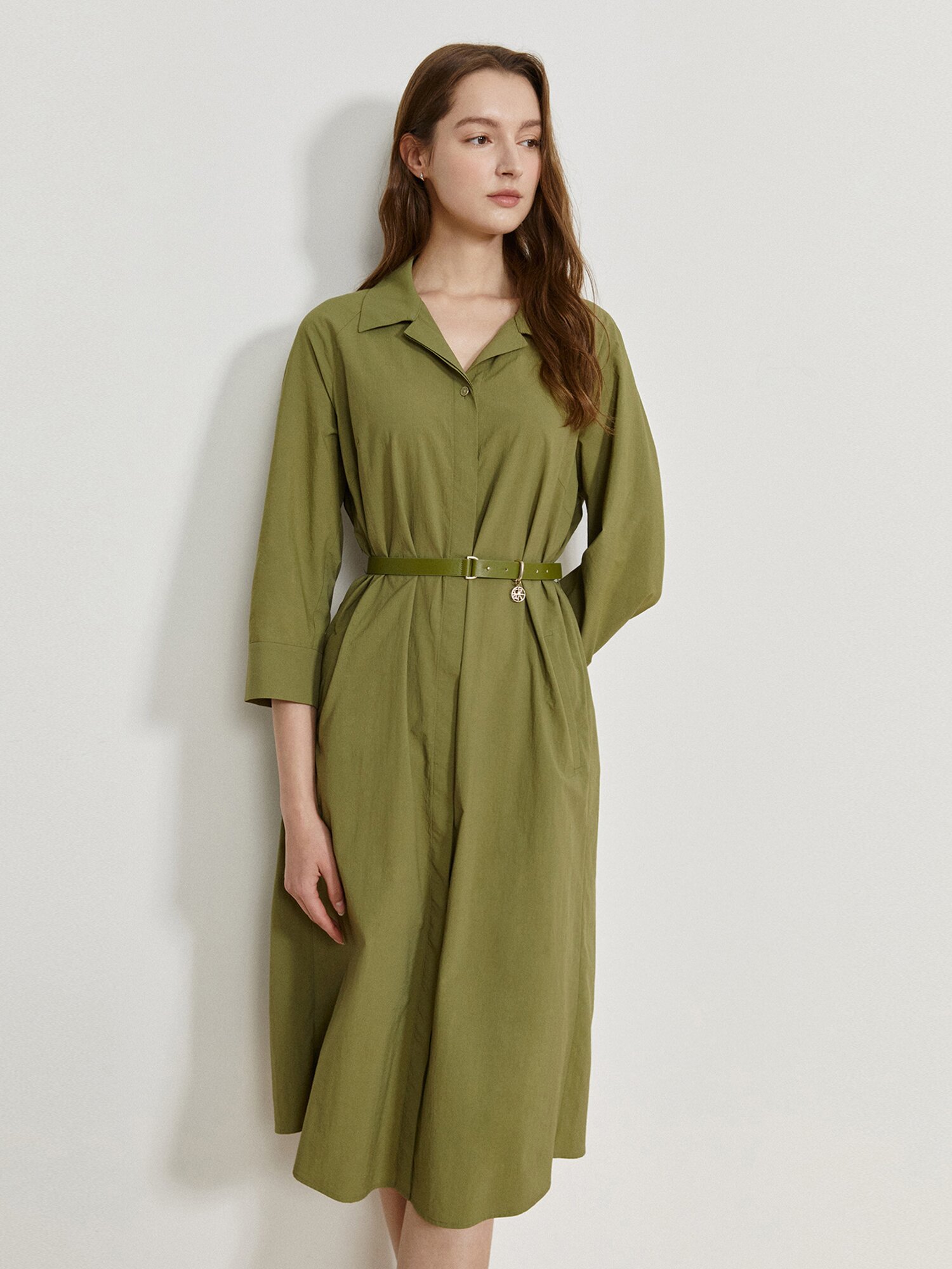 백 플리츠 오픈 칼라 셔츠 원피스 (OLIVE)