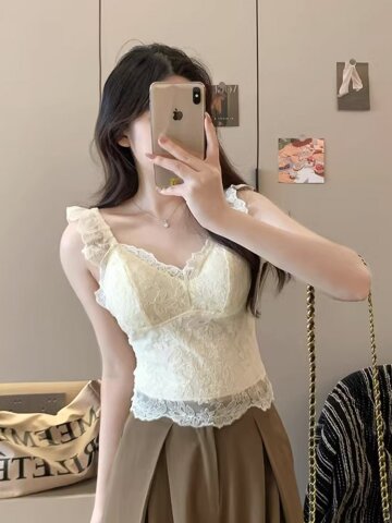스치아 블랙 아이보리 로맨틱 시스루 레이스 프릴 슬림핏 크롭 나시