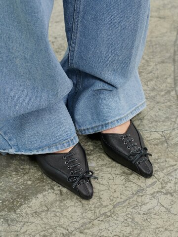 카라 리본 포인트 슬링백_블랙1