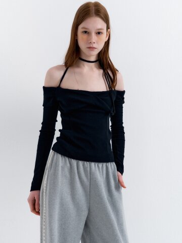 Shirring Off Shoulder T/Shirts_Black