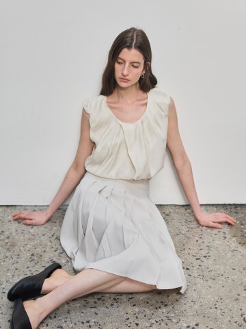 클래식 스티치 플리츠 스커트 