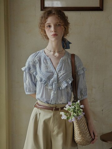 PM_Stripe embroidery v-neck shirt